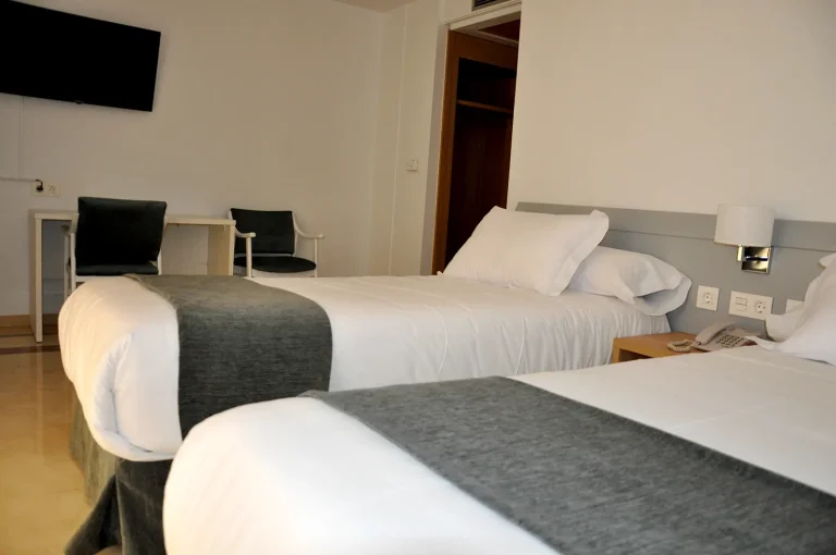Doble + Sofá Cama